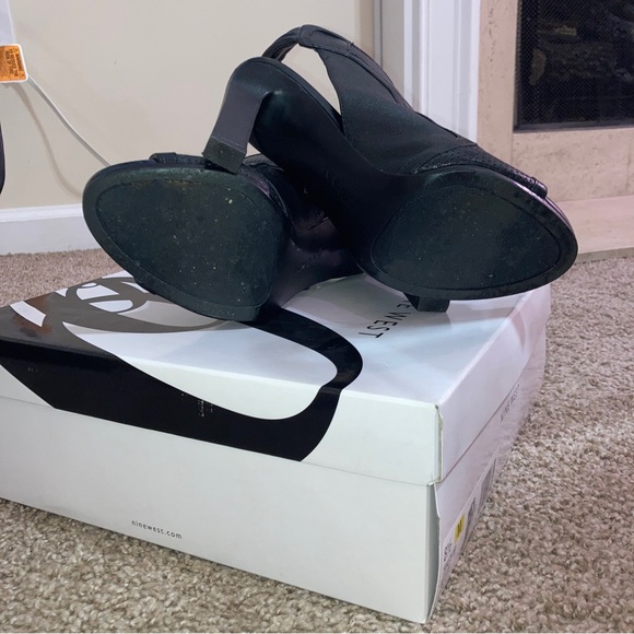 Nine West Black Tiptoe Booties Size 8.5 - Picture 4 of 8